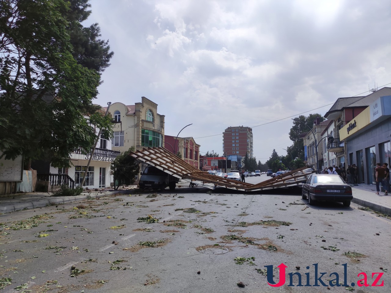 Xaçmazda külək fəsadlar törətdi - FOTOLAR (VİDEO)